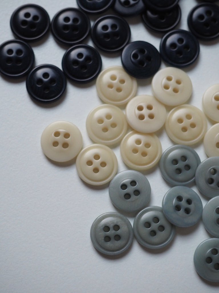 FOLK Rounded-rim Corozo Buttons 12mm/18L