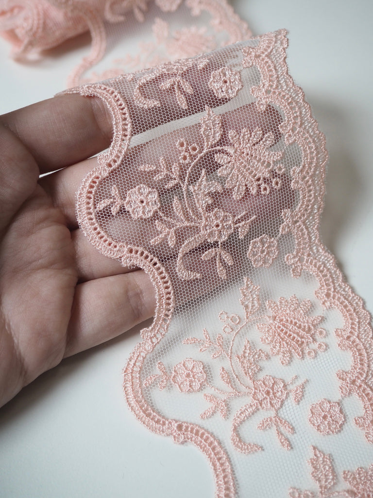 Aphrodite Rose Lace Trim 8.5cm