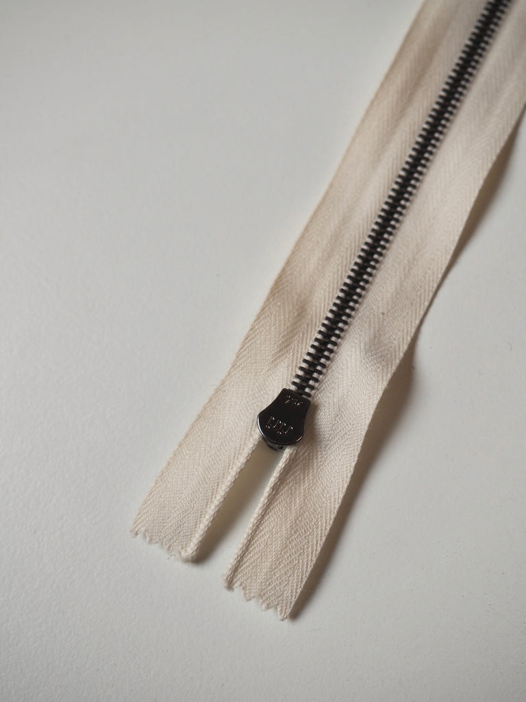 Riri 24cm/9.5inch Narrow Gunmetal Metal Teeth Zips