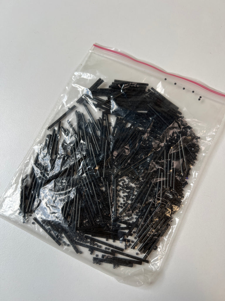 Black Long Tube + Seed Beads 92g