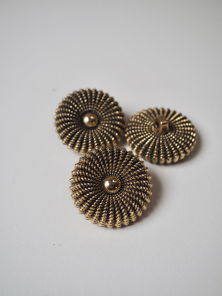 Gold Ornate Shank Buttons 30mm/48L