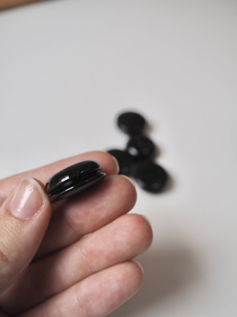 Black Shiny Domed Buttons 21mm/34L