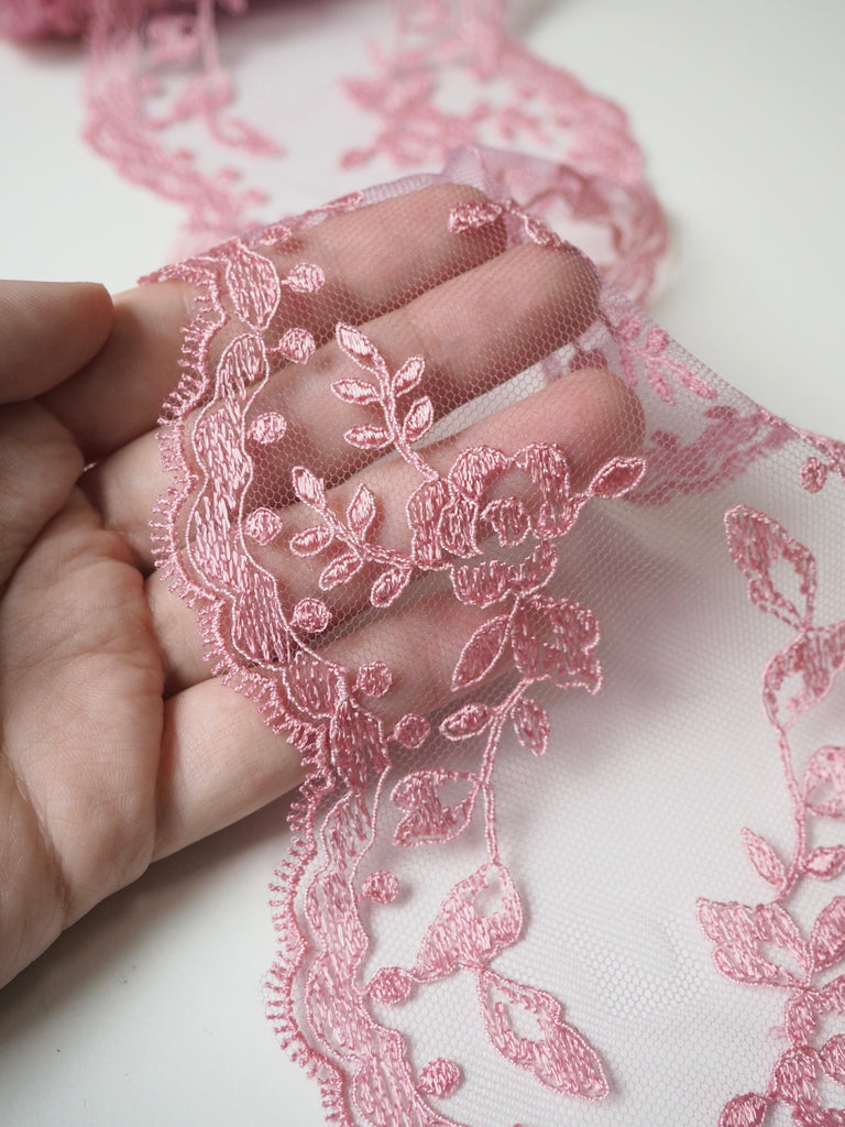 Pink Rose Garland Scallop Lace Trim 10cm