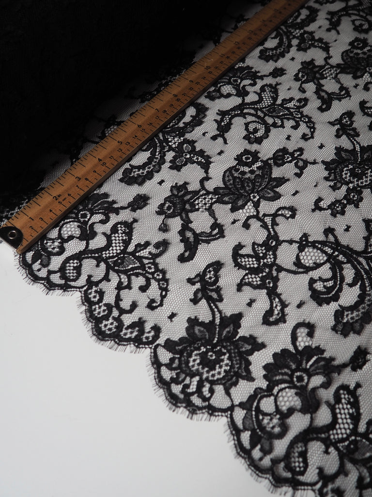 Black Scalloped Chantilly Lace