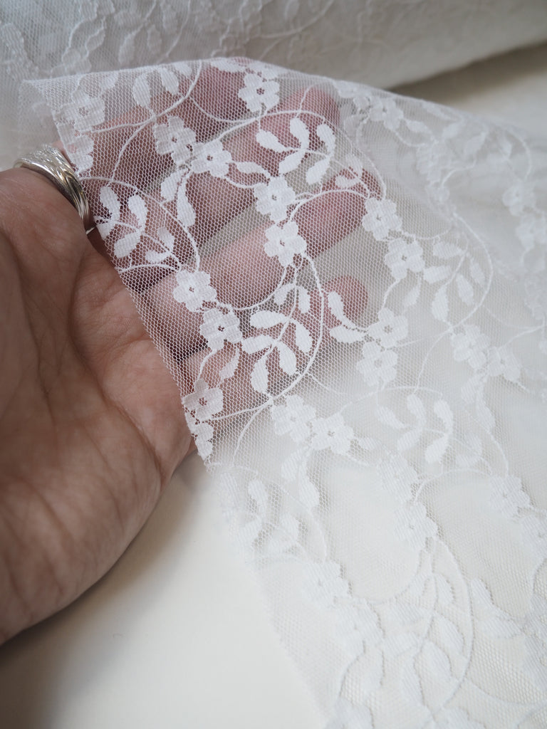 White Trailing Flower Lace
