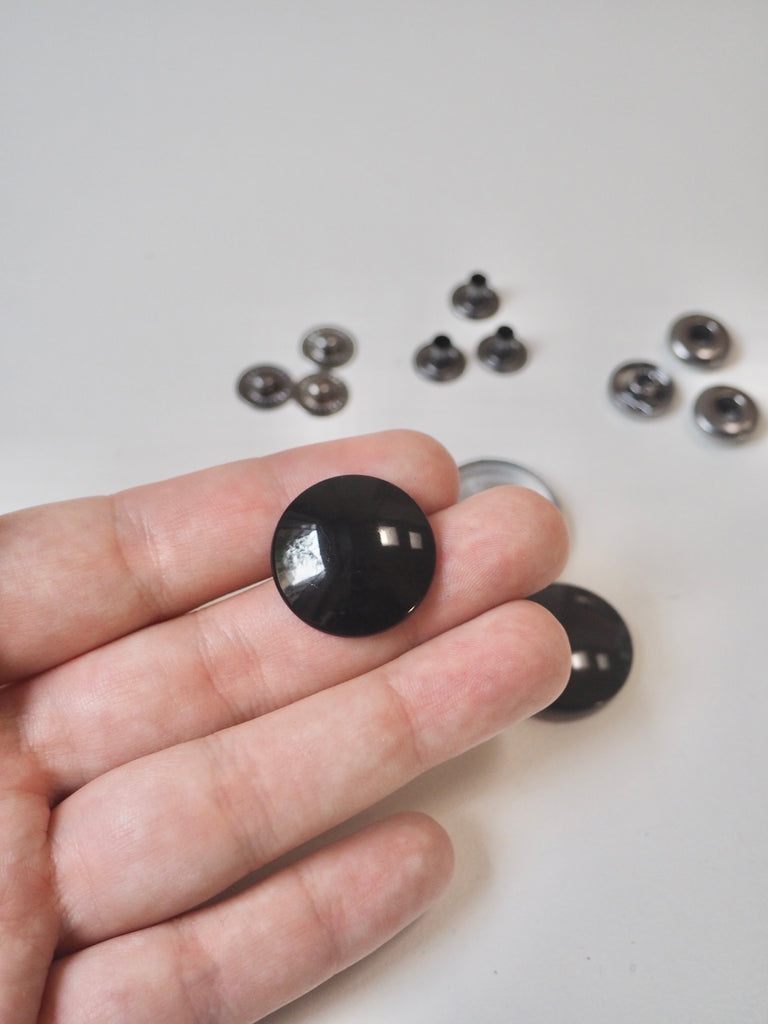 Shiny Black Press Studs 23mm/36L