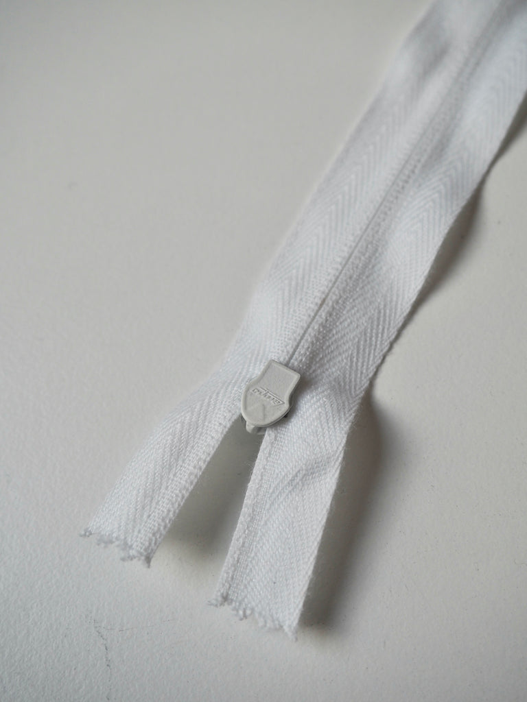 Lampo 24cm/9inch White Narrow Cotton Tape Zips