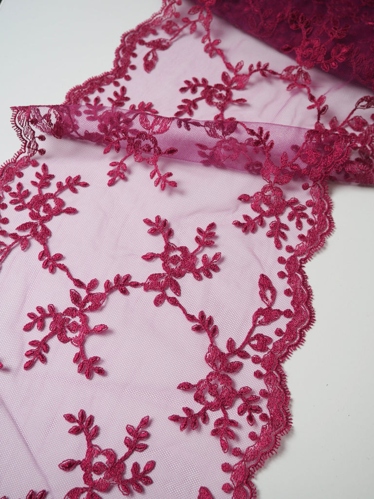 Fuchsia Rose Garland Scallop Lace Trim 22cm