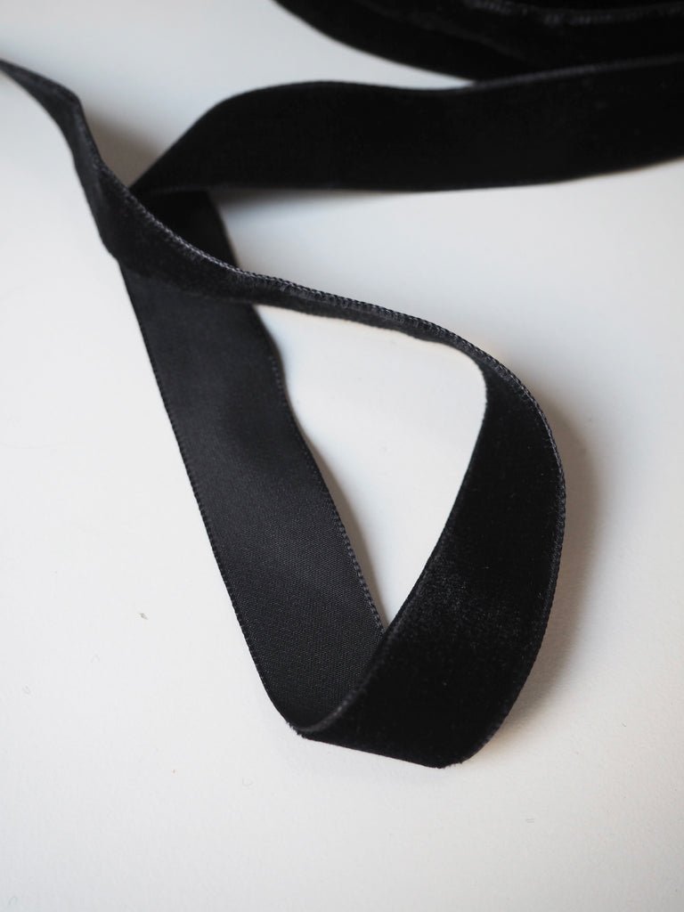 Black Velvet Ribbon 23mm