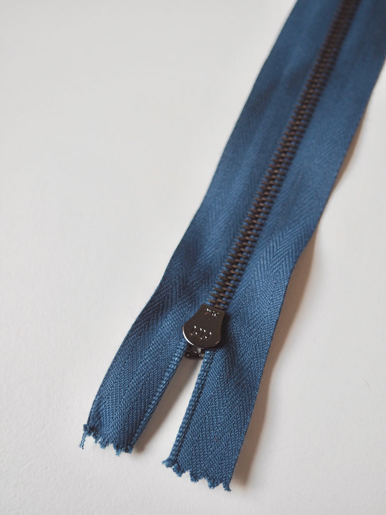 Riri 25cm/9.5inch Narrow Gunmetal Metal Teeth Zips