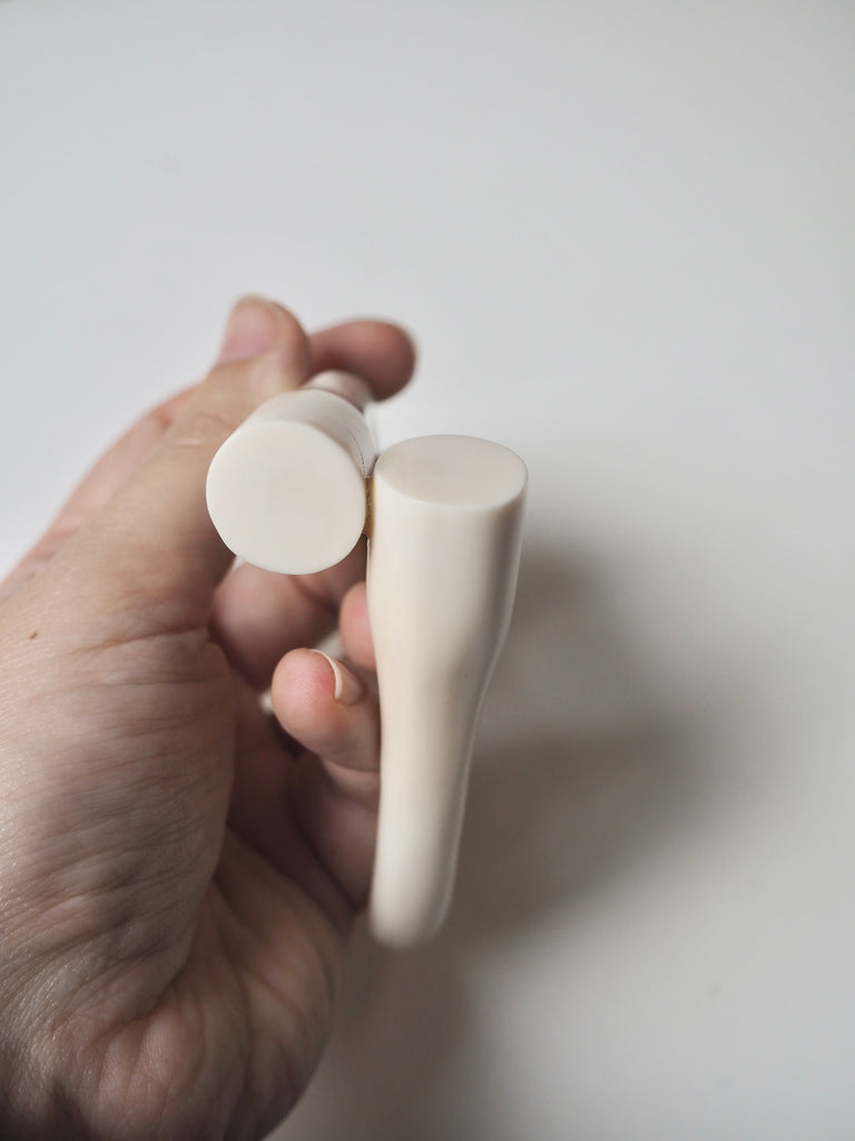 Ivory Twisted Horseshoe Slider 7cm