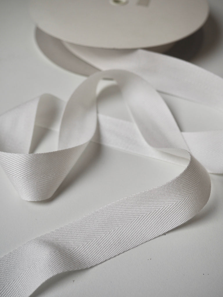 Le Claudel White Herringbone Cotton Tape 25mm