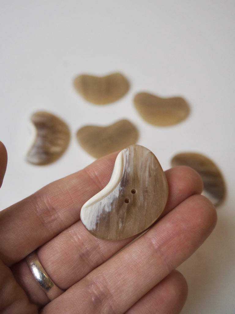 Natural Brushed Bean Corozo Buttons 21mm/34L