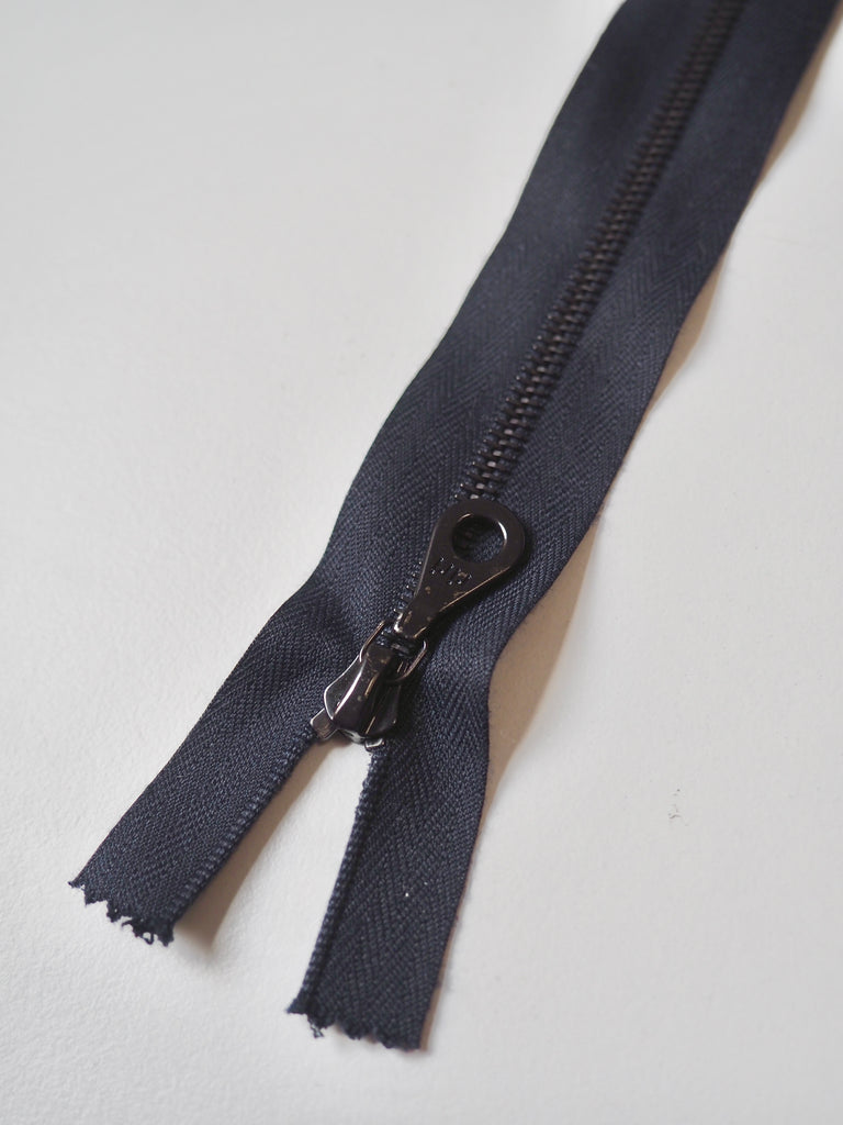 Riri Midnight + Gunmetal Narrow Metal Teeth Zips