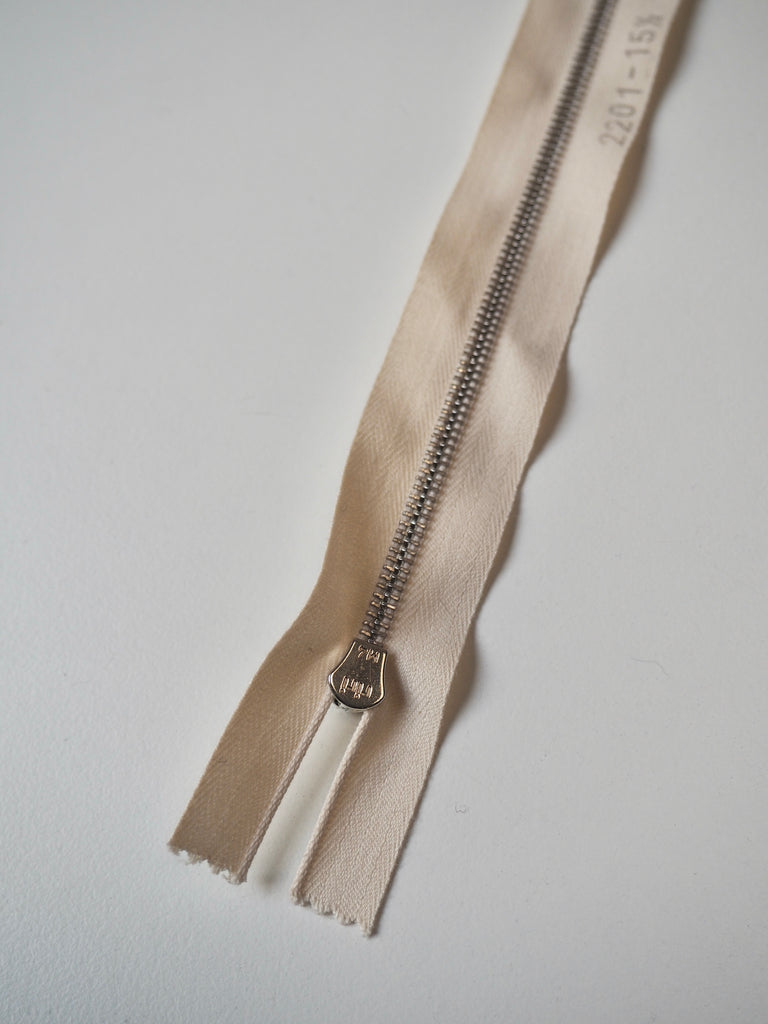 Riri 15.5cm/6 inch Cream Narrow Metal Teeth Zips