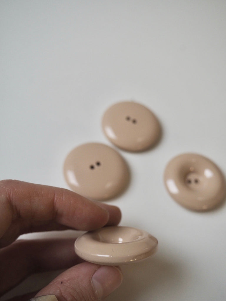 Beige Chunky Rimmed Buttons 34mm/54L