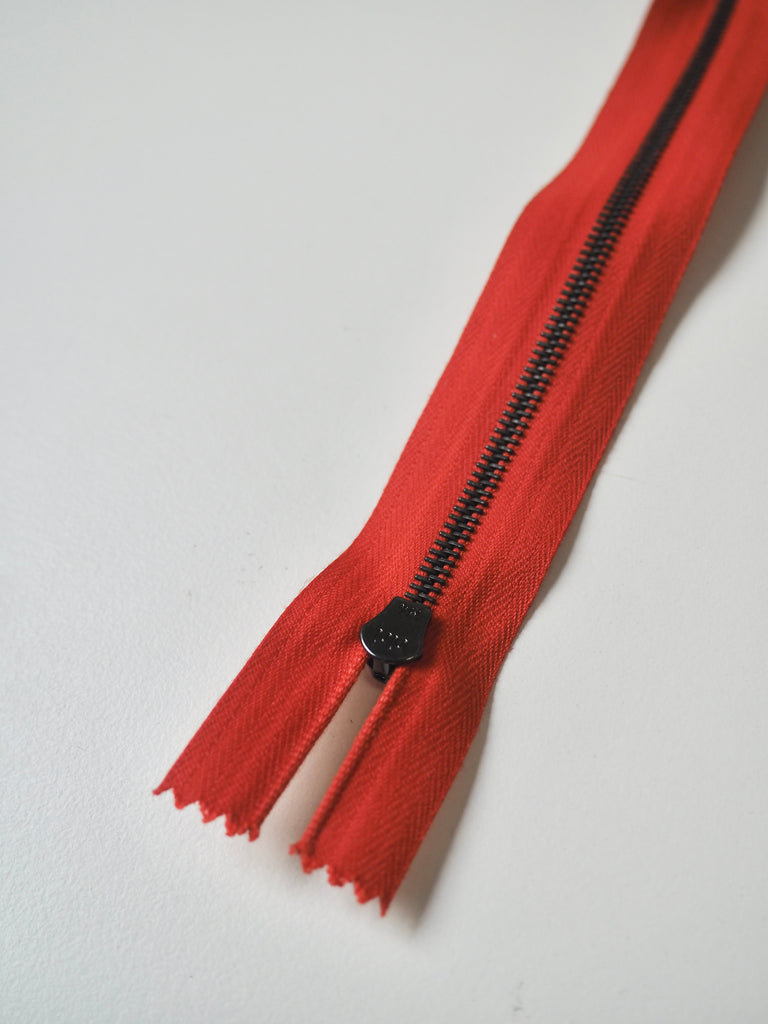 Riri 60cm/23inch Narrow Gunmetal Metal Teeth Zips