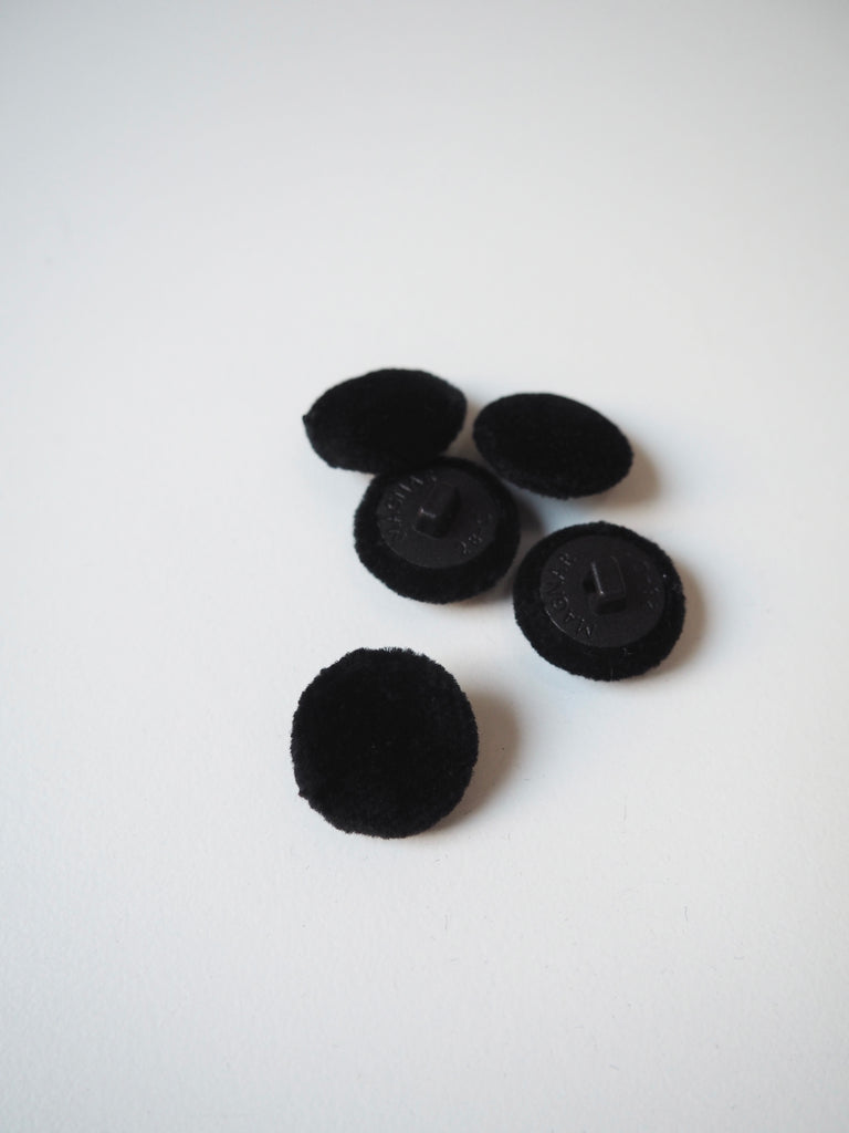 Black Velvet Shank Button 19mm/30L