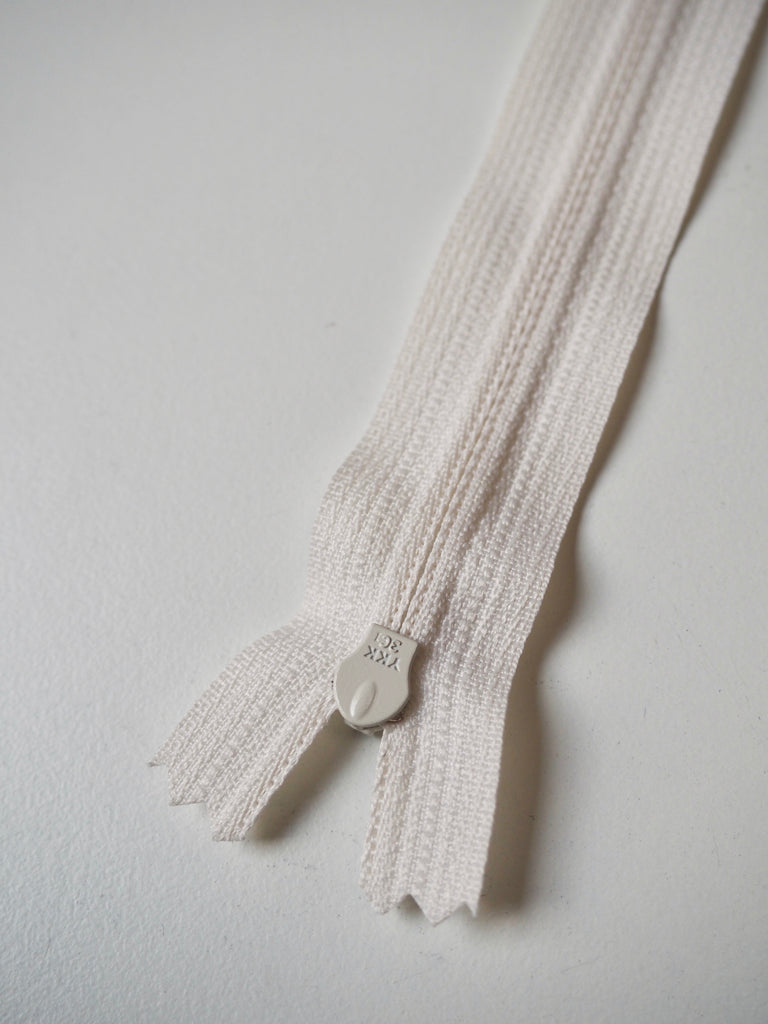 YKK 19cm/7.5inch Ivory Standard Zips