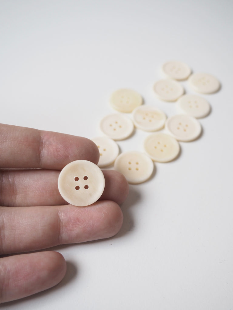 Cream Ridged Horn Buttons 19mm/30L