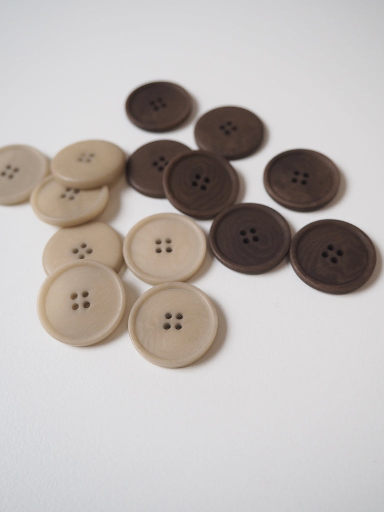 FOLK Flat-rimmed Corozo Buttons 20mm/32L