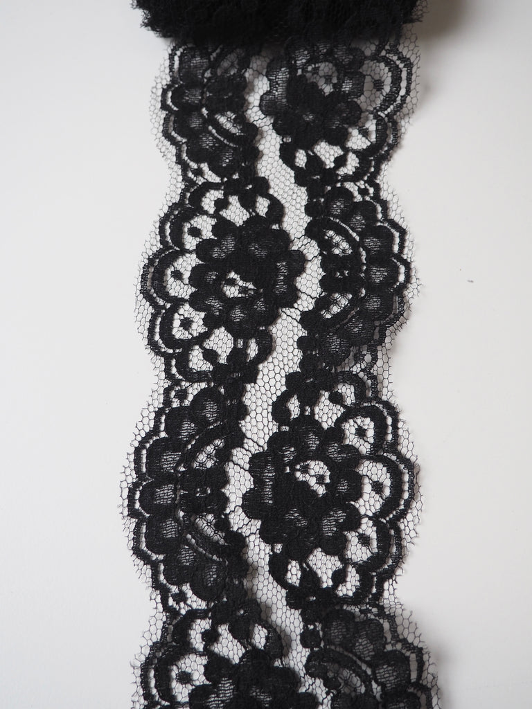 Black Floral Double Scallop Lace Trim 10cm