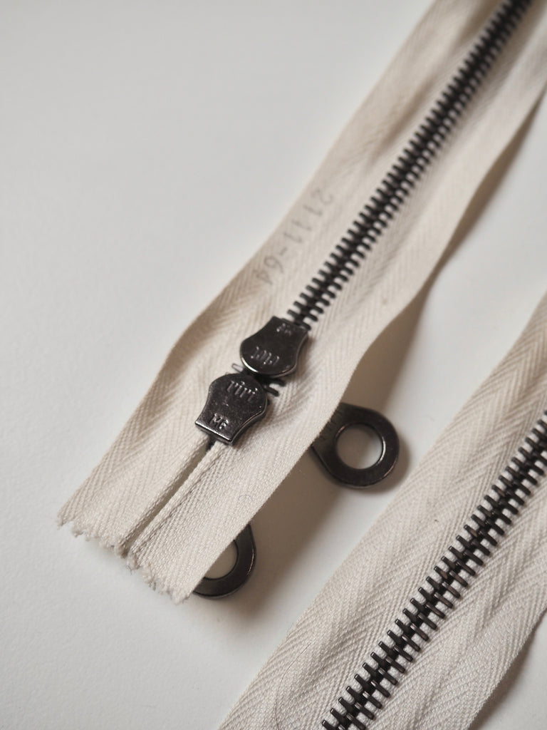 Riri 62cm/24.5inch Ecru Double Pull Closed Ended Metal Teeth Zips