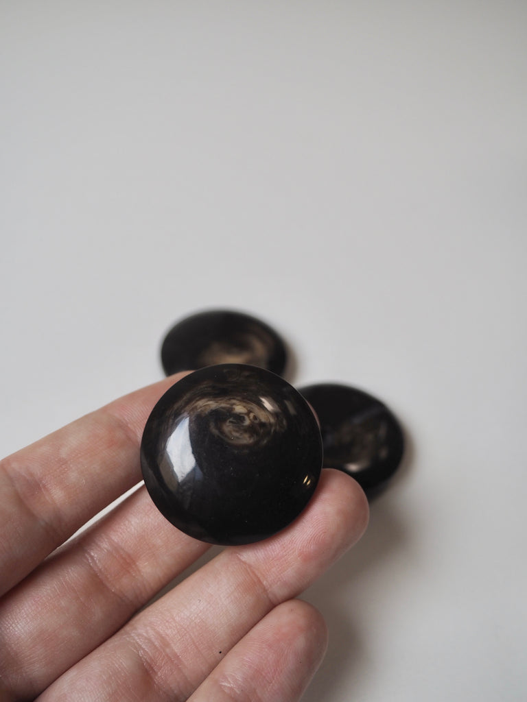 Brown Channel Hole Horn Buttons 34mm/54L