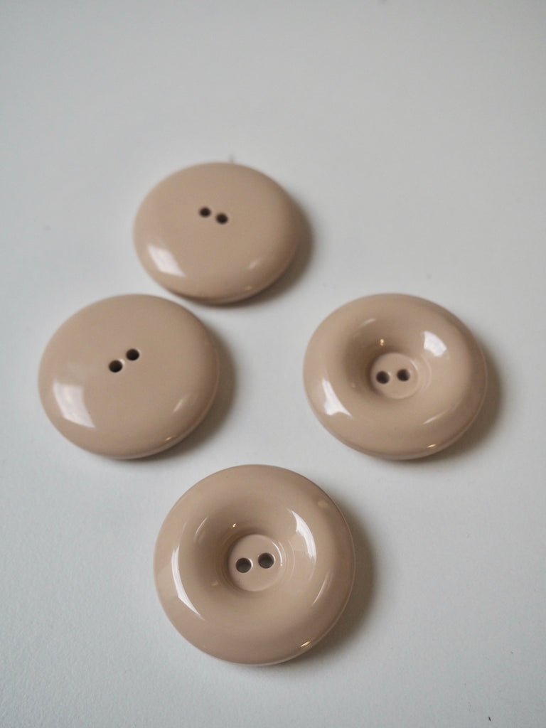 Beige Chunky Rimmed Buttons 34mm/54L