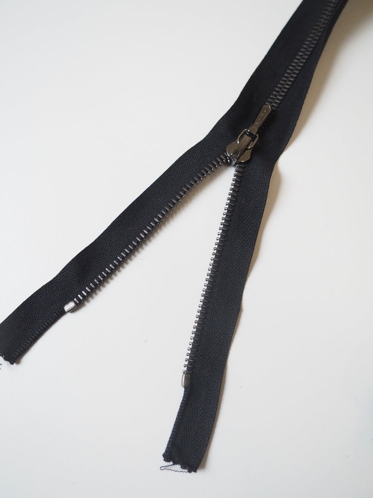 60cm/23.5in Black Metal Teeth Open-Ended Zip