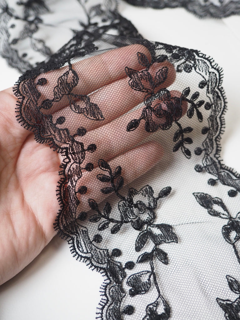 Black Rose Garland Scallop Lace Trim 10cm