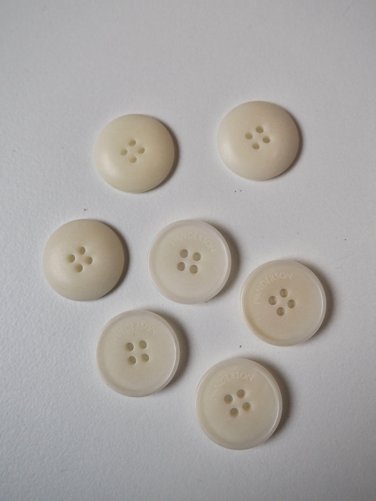 Natural Corozo Branded Rimmed Buttons 20mm/32L