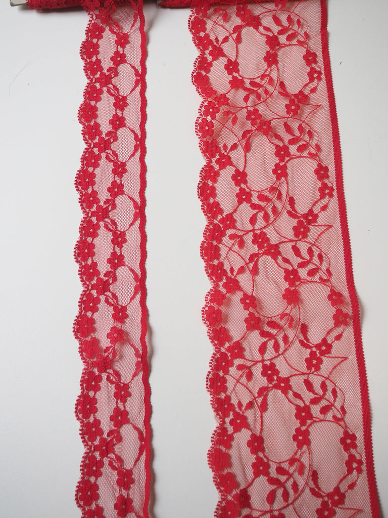 Red Trailing Flower Scallop Lace Trim