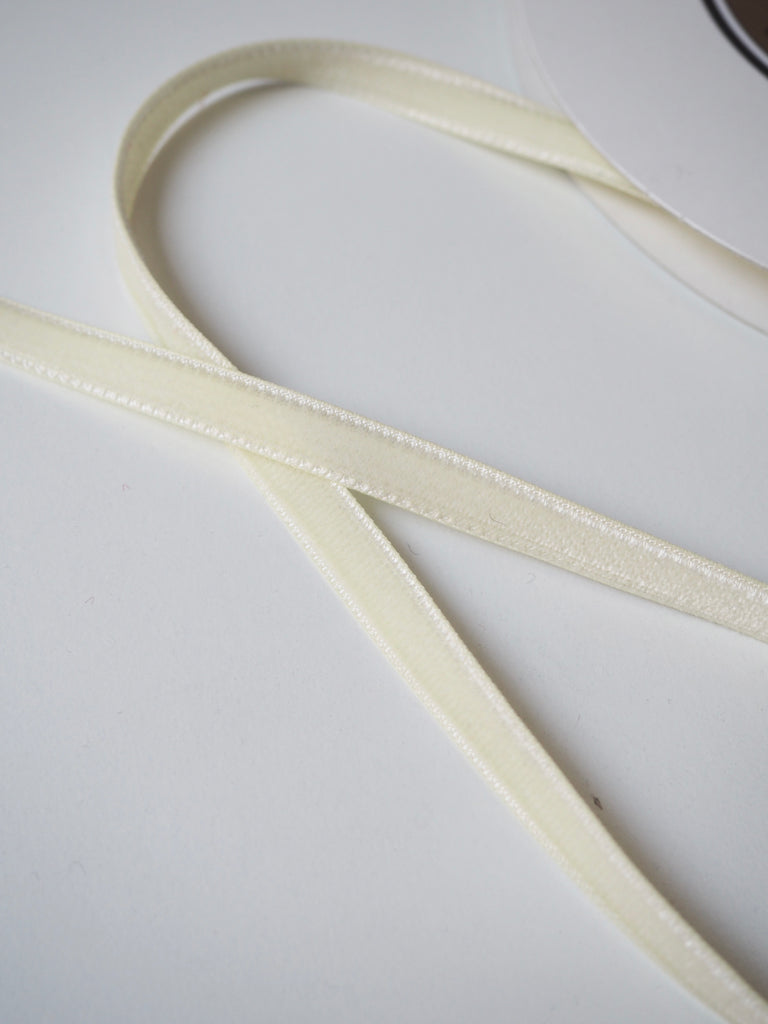 Double-Sided Cream Velvet Ribbon 9mm