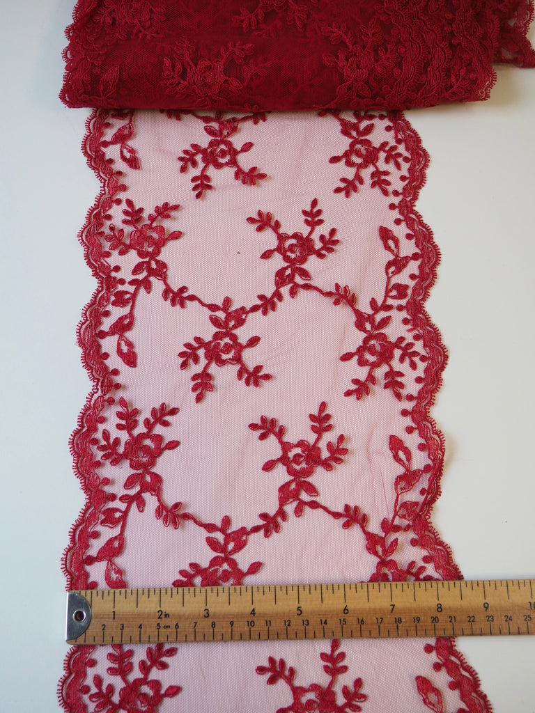 Red Bloom Scallop Lace Trim 20.5cm