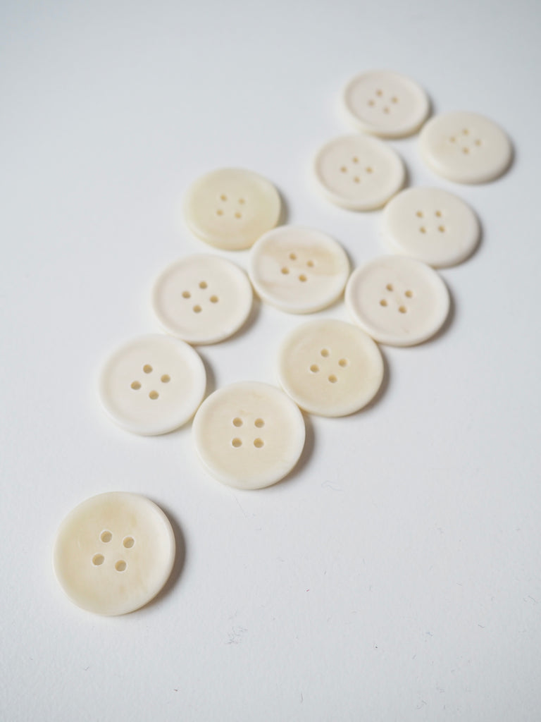 Cream Ridged Horn Buttons 19mm/30L