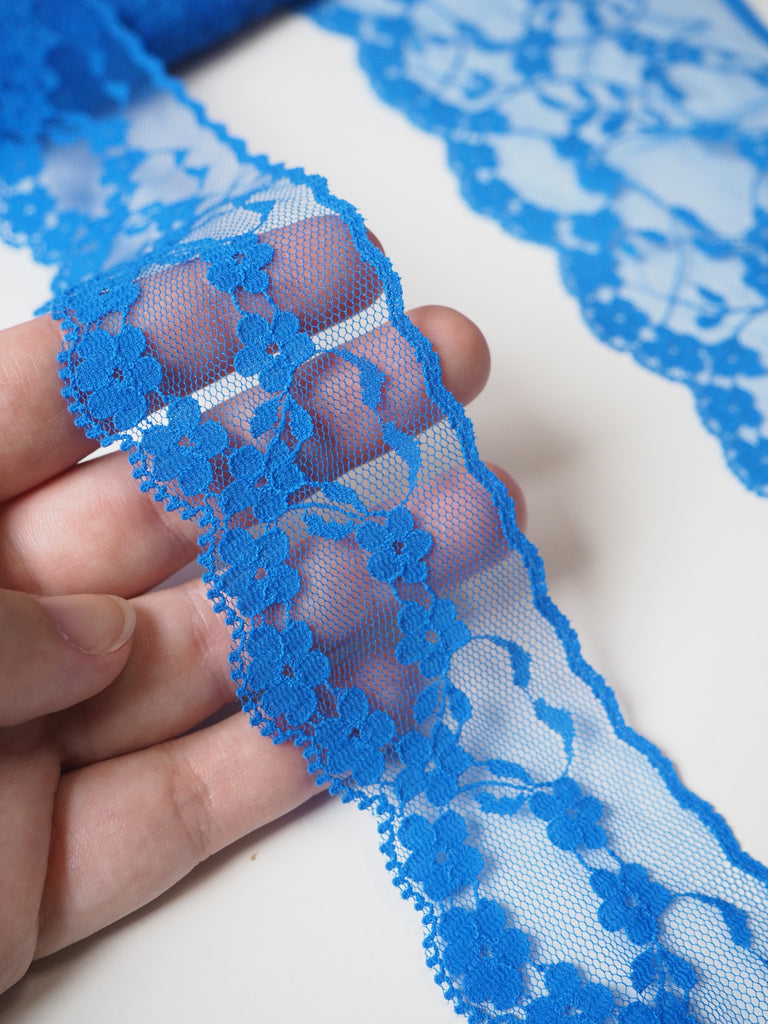 Blue Trailing Flower Scallop Lace Trim