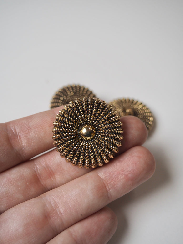 Gold Ornate Shank Buttons 30mm/48L