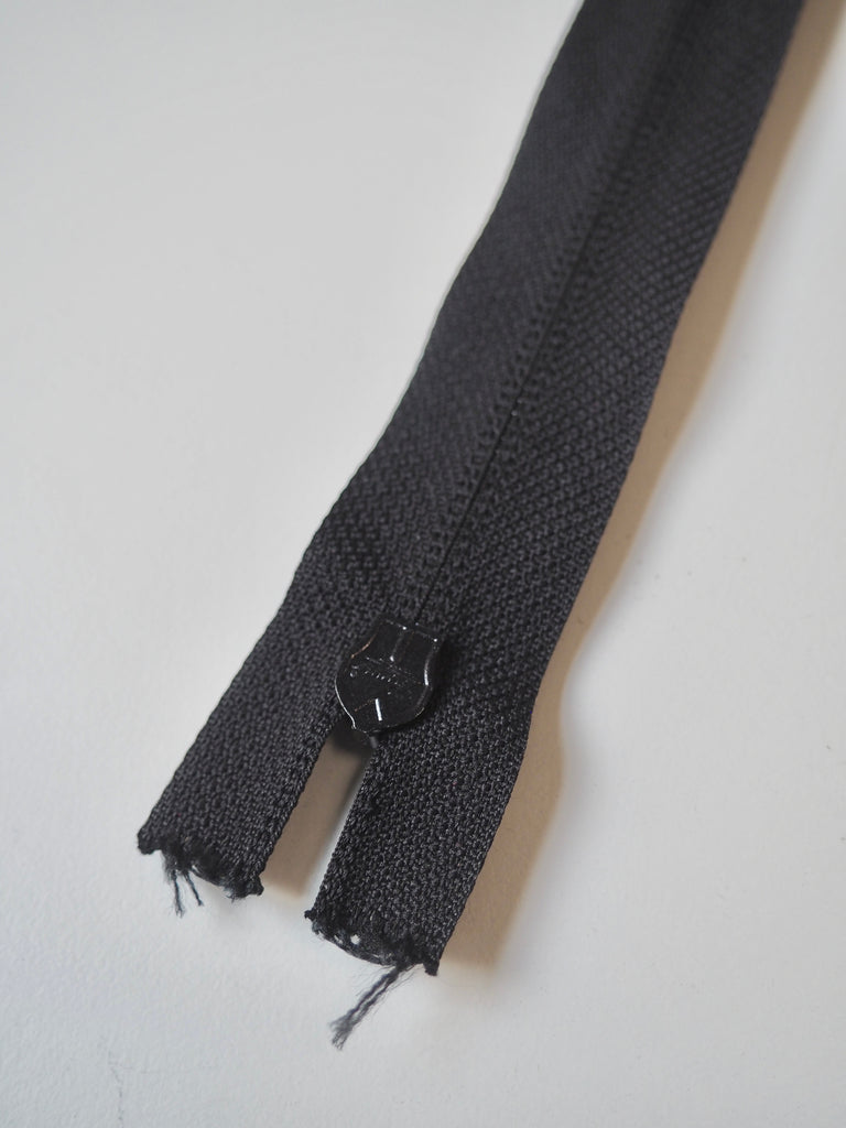 Lampo 20cm/8inch Black Plastic Teeth Zips