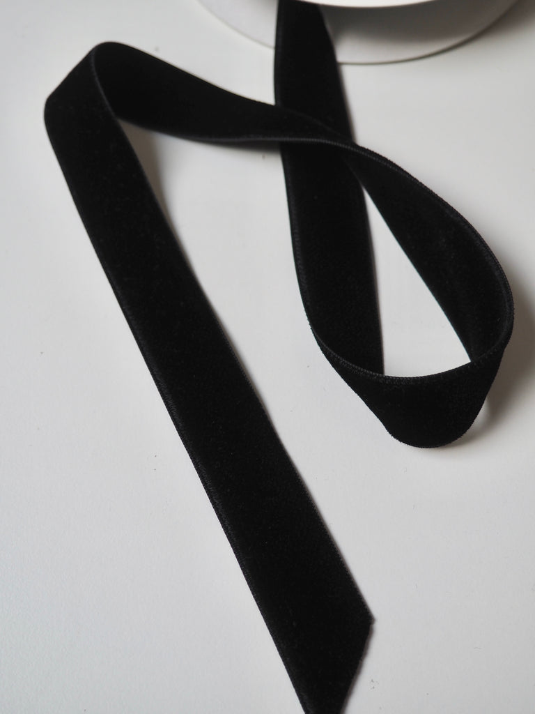 Le Claudel Black Double Faced Velvet Ribbon 24mm