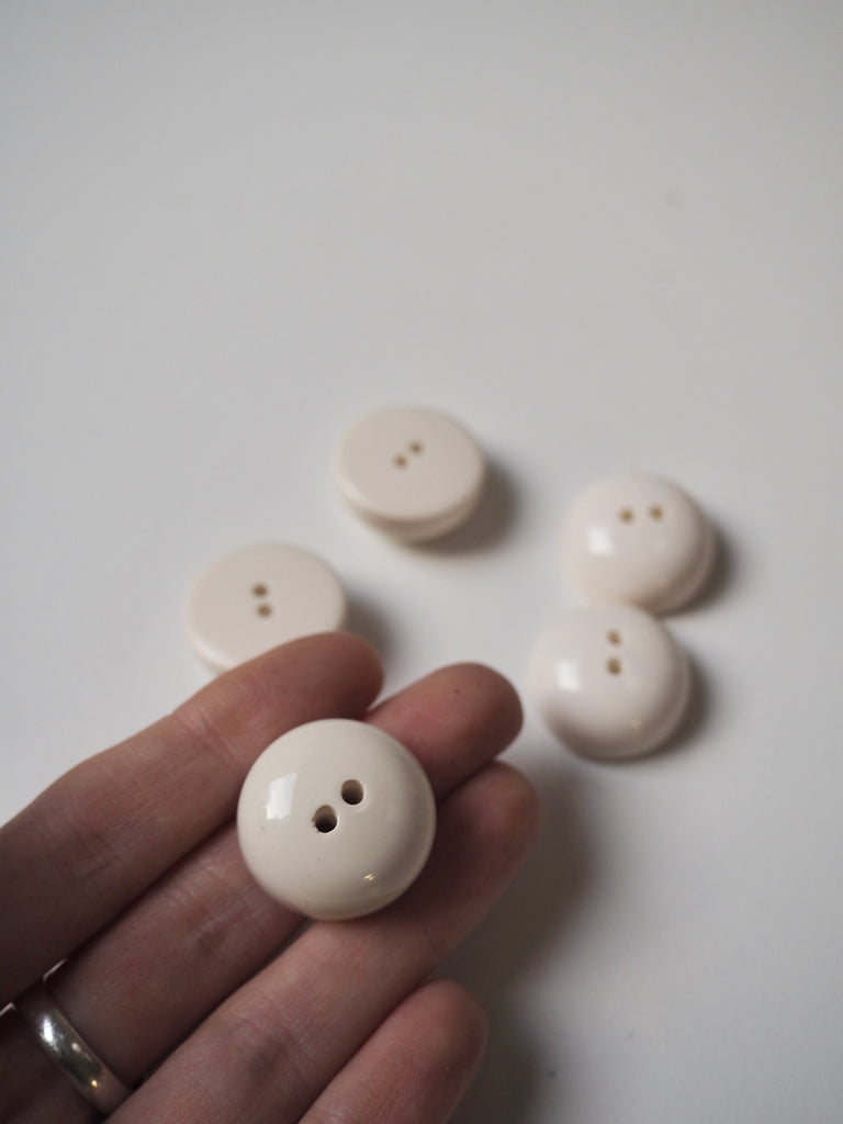 Vanilla Dome Buttons 23mm/36L