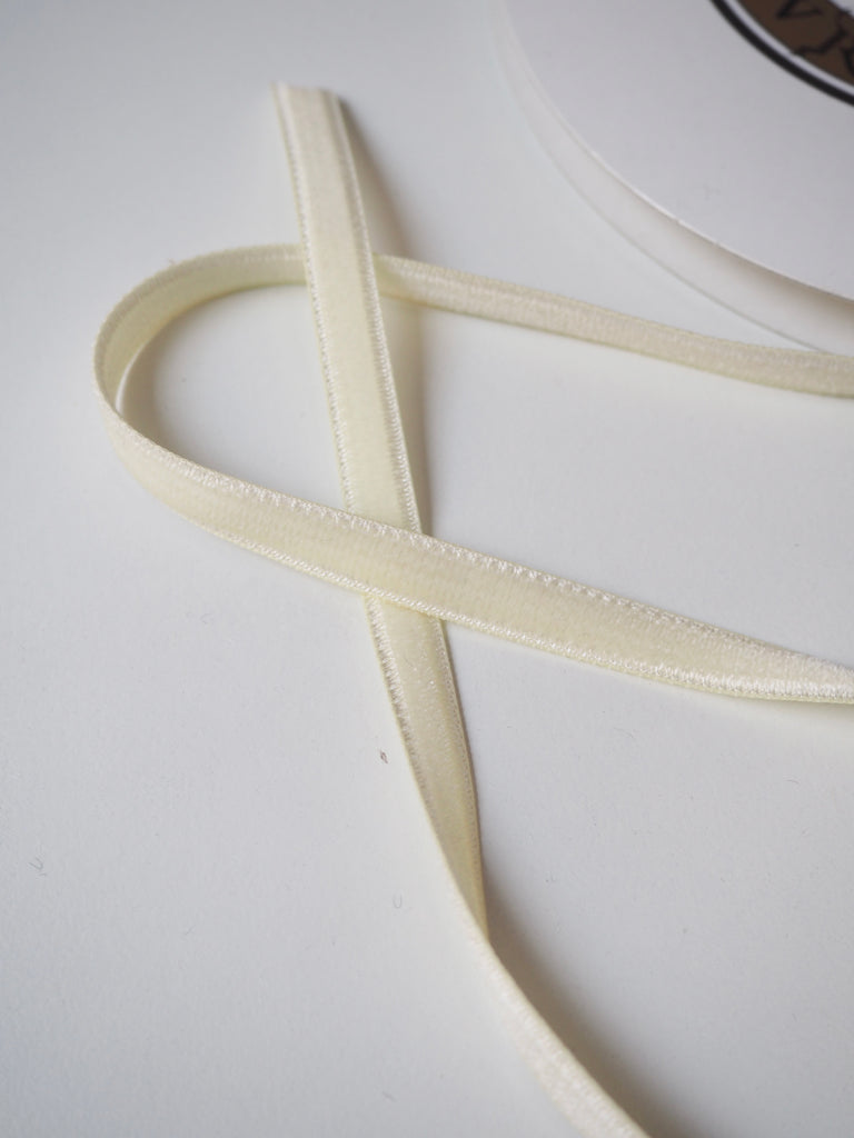 Double-Sided Cream Velvet Ribbon 9mm