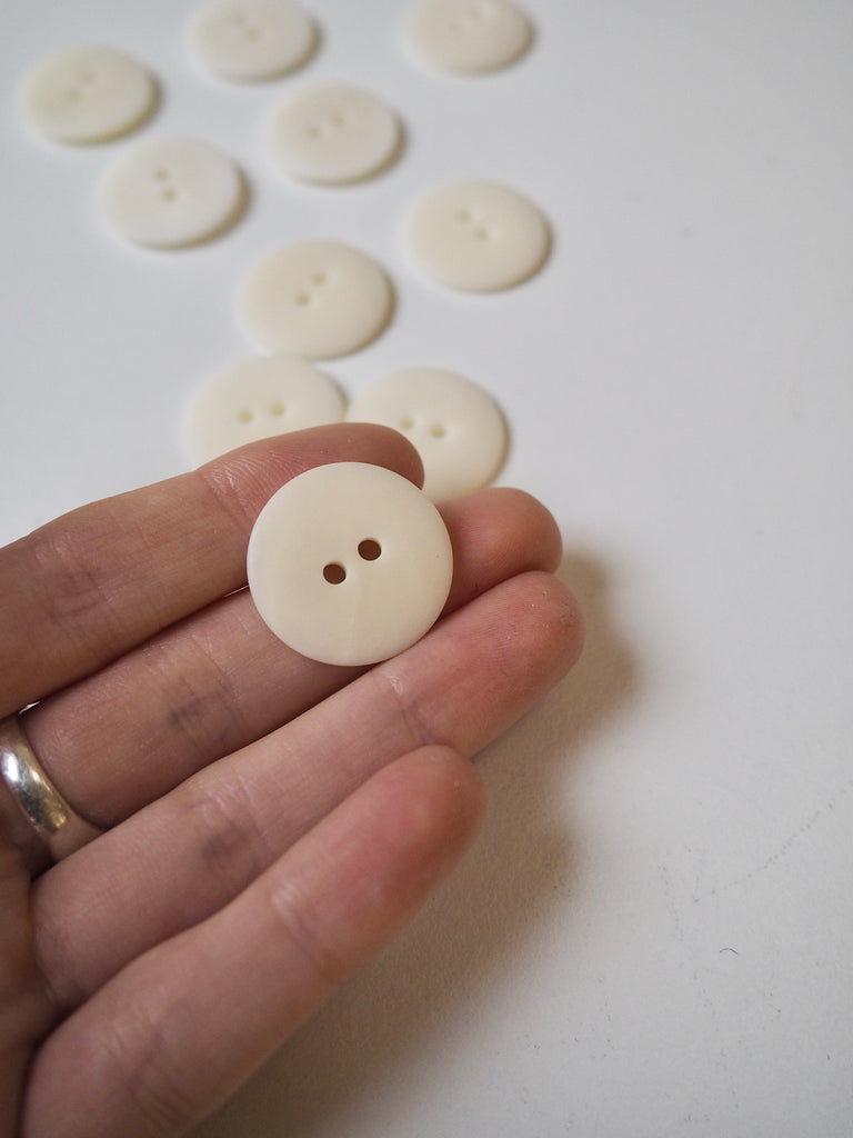 Natural Corozo Buttons 22mm/35L