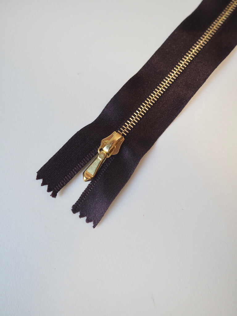 Riri 60cm/23in Satin Narrow Metal Teeth Zips