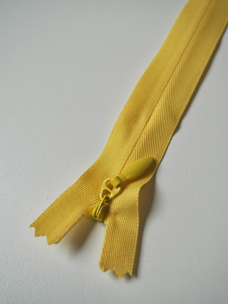 YKK 21cm/8inch Wide Yellow Invisible Zip