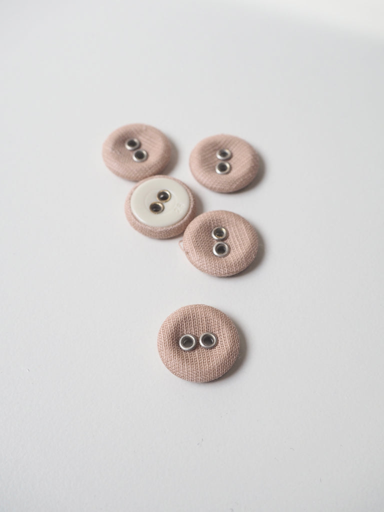 Pale Beige Fabric Covered Buttons 18mm
