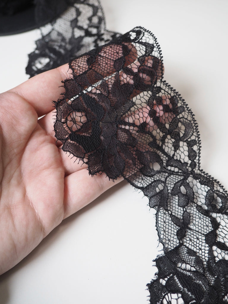 Black Rose Drop Scallop Lace Trim 7cm