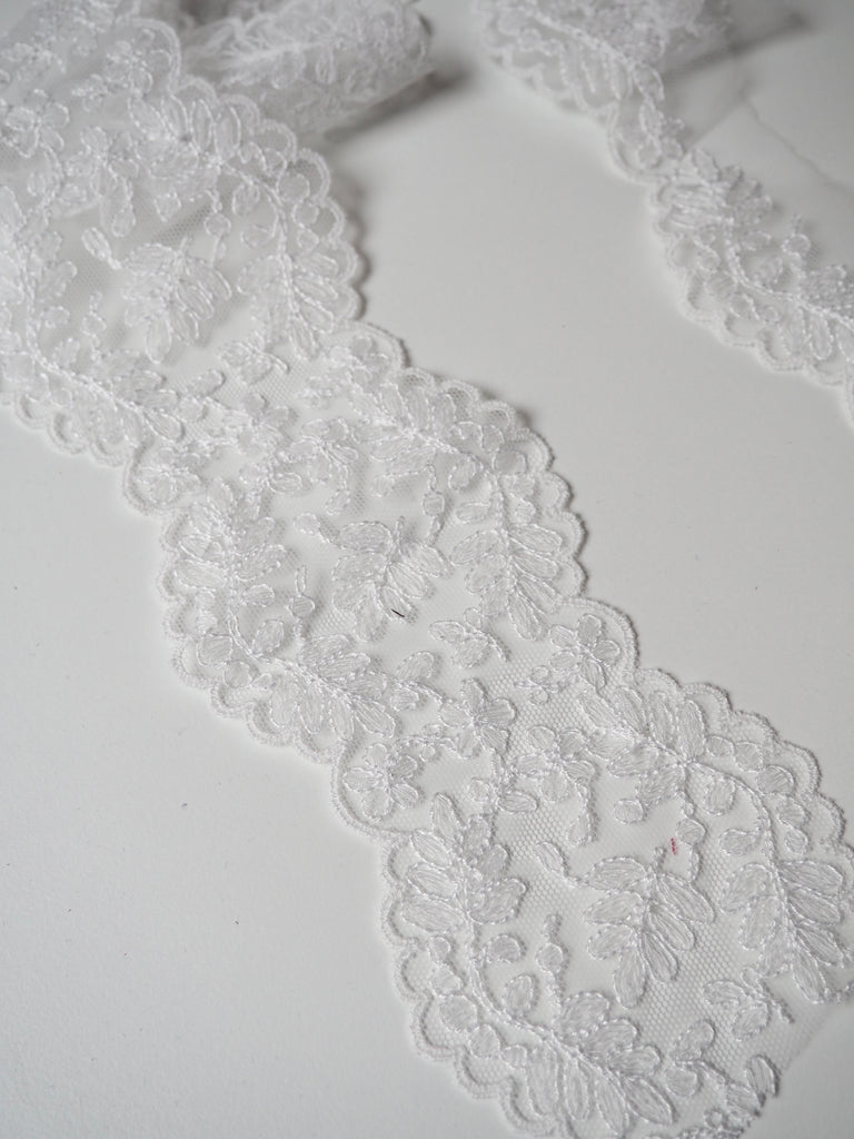 White Foliage Scallop Lace Trim