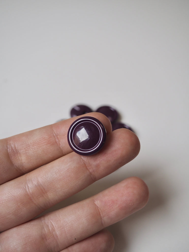 Purple Rimmed Channel Hole Buttons 18mm/28L