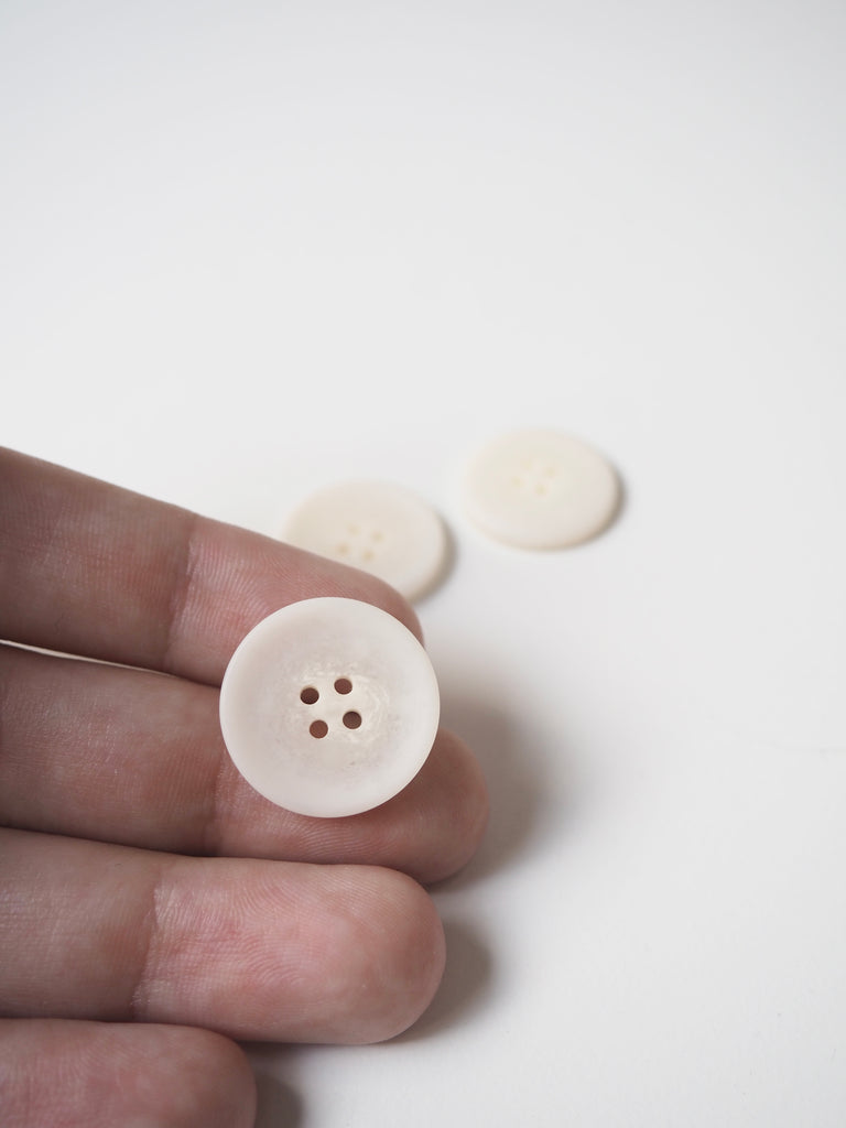 White Ridged Corozo Buttons 21mm/31L